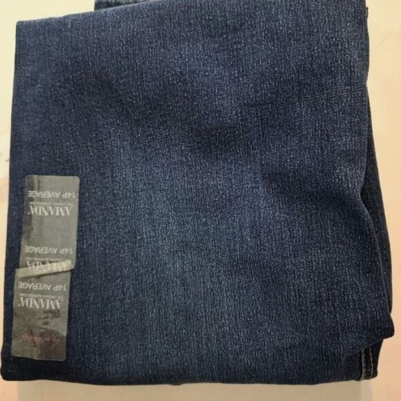 Petite Gloria Vanderbilt Amanda Classic Jeans Color: Madison Size: 14 PETITE - Picture 3 of 4